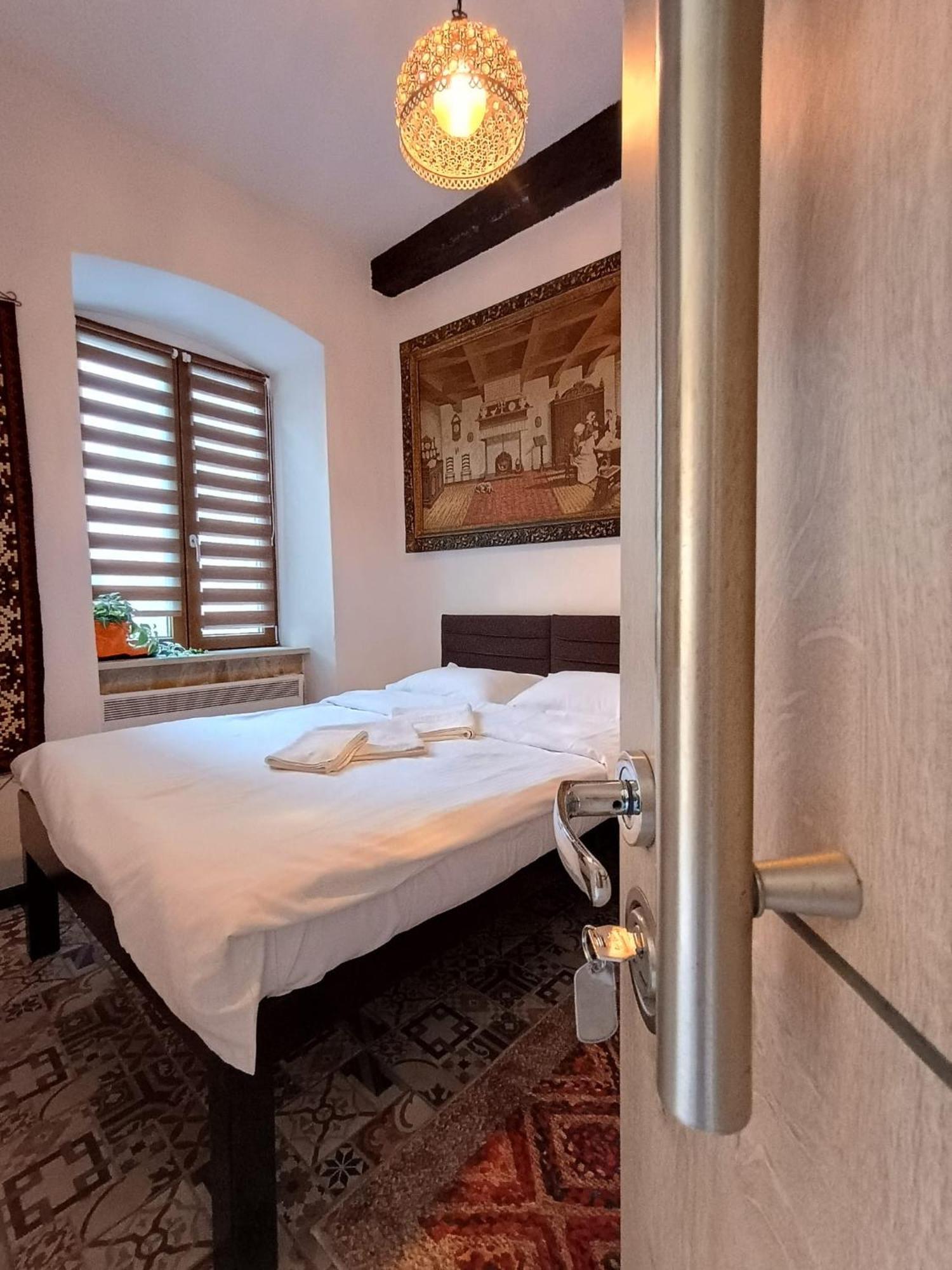 Luky 12 Apartman Brassó Kültér fotó